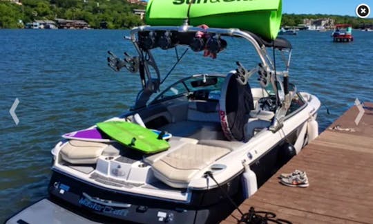 Lake Austin / Lake Travis Boating Experience with 22' Mastercraft Bowrider