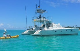 Charter the Maxim Power 400 Power Catamaran Holding 15 in Nungwi