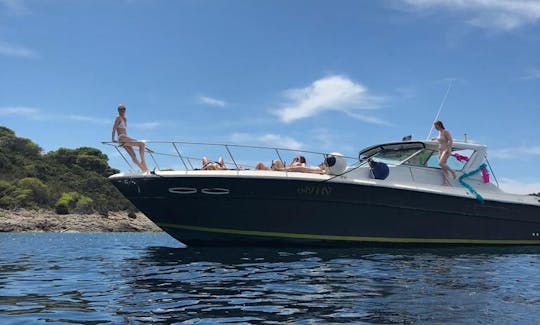 Daily tours with yacht from town Hvar