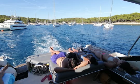 Daily tours with yacht from town Hvar