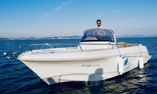 É necessária a licença do Pacific Craft 625 Deck Boat ou Skipper em Palma, Illes Balears