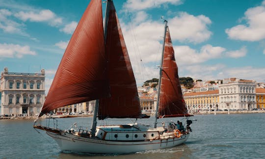 Louez un voilier vintage de 47 pieds ou 35 pieds à Lisbonne, au Portugal