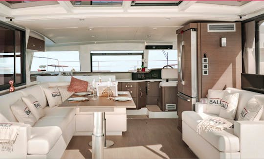 Spacious all round; 30m2 (323ft2) salon/galley