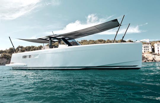 Fjord 40 Motor Yacht Rental in Saint-Tropez