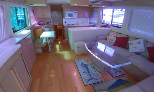 Biggest Private 65ft Hatteras Luxury Yacht up to 28 pax in Cancún, Quintana Roo