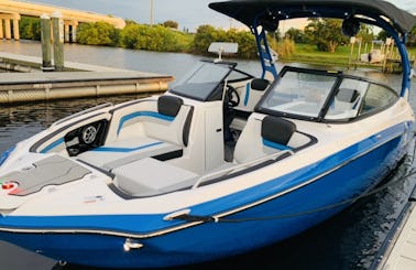 Yamaha 242x E-series Bowrider - Delivered to a Boat Ramp near You!