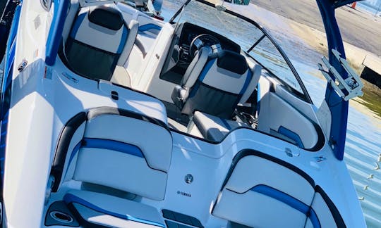 NEW Amazing Yamaha 242x Luxury E-Series - Delivered to a Boat Ramp Near You!