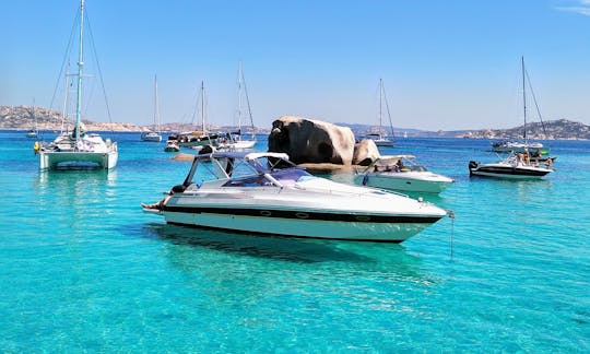 Power boat (Pershing 33S) in Palau