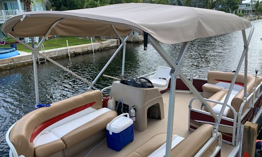 18' Party Barge Pontoon for rent in Cudjoe Key, Florida!!! We deliver only!
