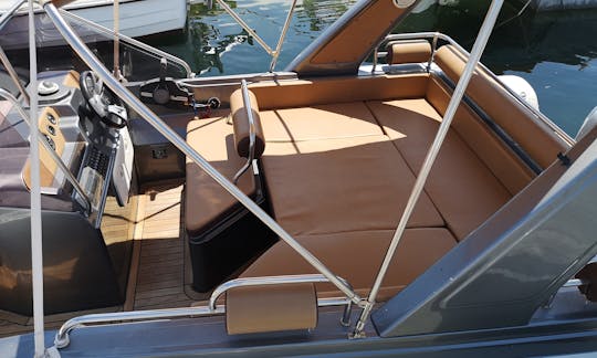 Louez ce Shark RIB de 23 pieds à Biograd na Moru, en Croatie