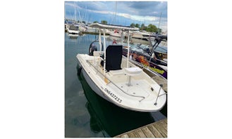 Bayliner F18 Middle Console Boat for Rent Lake Ontario