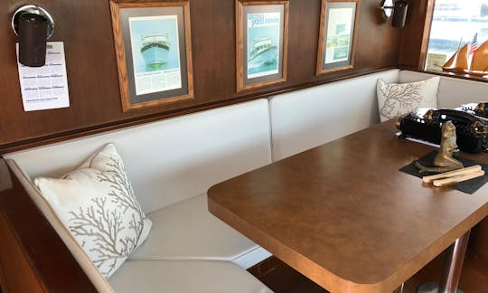 Louez un méga-yacht à moteur à Los Angeles, en Californie, pour 12 personnes !