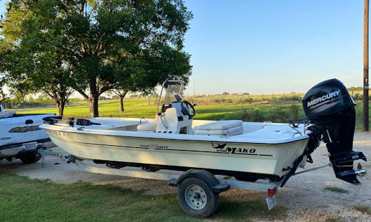 Mako Pro 17 Skiff Boat for Rent in Rosebud, Texas