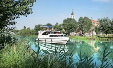 Minuetto 6 - Location de bateaux sur le canal à Venise, en Italie. Aucune licence requise