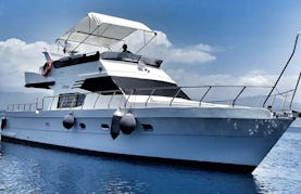 Luxury 12 Person Motor Yacht Great for Group Tour and Private Events in İstanbul, Turkey