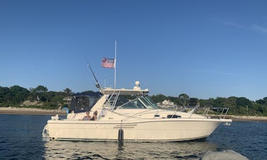 Location de yacht à moteur Pursuit de 30 minutes à Boston, Massachusetts