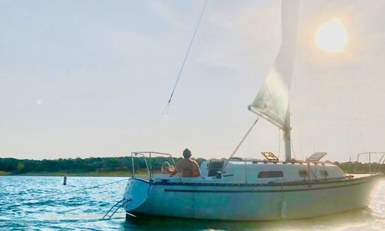 30' Hunter Sailboat on Lake Travis!