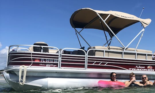 Huge Top!! Boat is located only 20 minutes to Disappearing Island and Ponce Inlet Light House.