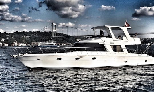 12 Person Motor Yacht Charter in İstanbul