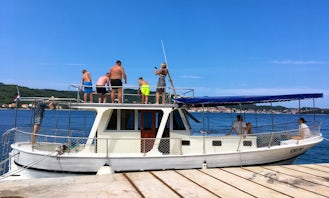 Spacious 40ft tour boat for rent in Zadar Croatia