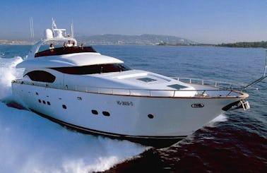 2009 Maiora 78 Motor Yacht Charter in Dubai, UAE