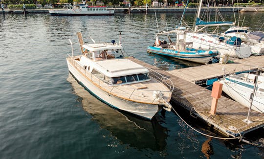 Exclusive Vintage Wooden Boat 