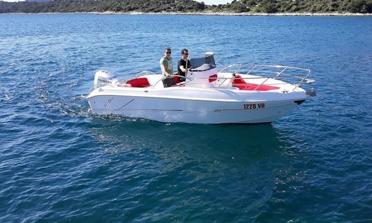 Lancha rápida Bluemax 21 Open en alquiler con o sin patrón en Tribunj, Croacia