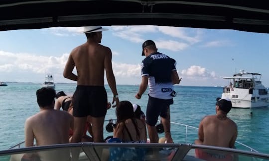 Celebre su fiesta en un yate a motor Searay de 38 pies en Cancún, Quintana Roo