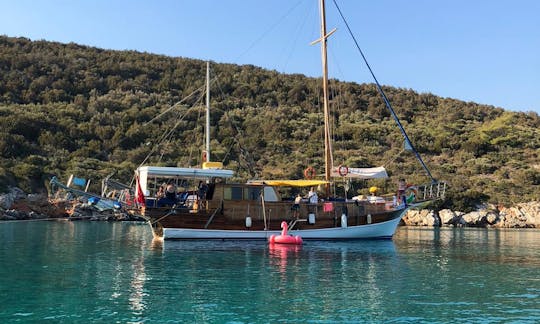 Private charter for daily and weekly boat trip on sailing Gulet HM in Bodrum