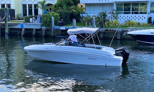 Explore Fort Lauderdale Waters: Rent Our Spacious 2020 Rinker Q3 Bowrider 