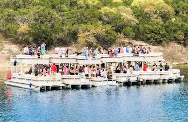 34’ Premier Tritoon - Party Boat Rental in Austin / Lake Travis