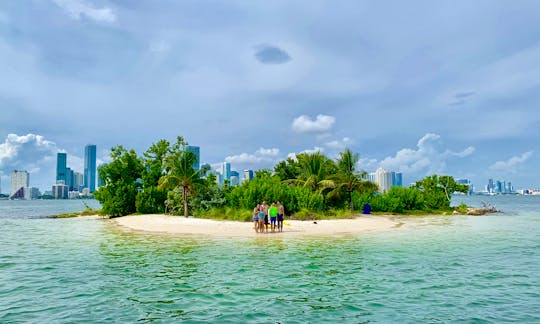 Enjoy 40' Beneteau Oceanis Sailing Charters in Miami, Florida