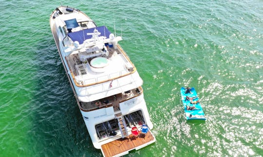 Charter this Huge 100' Azimut Mega Yacht with Jacuzzi! Miami, FL