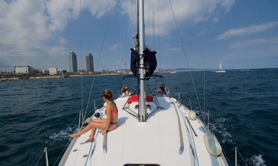 Exclusive Beneteau 39.3 Cyclades Sailing Boat in Barcelona, Cataluña