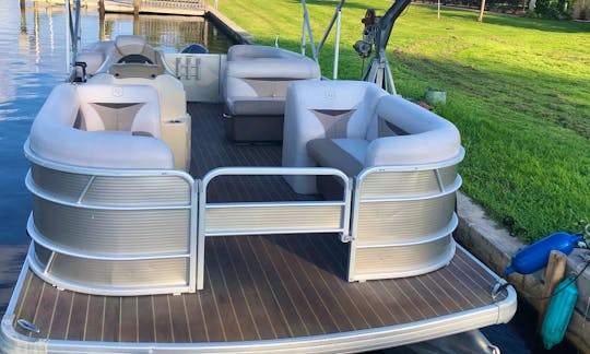 2018 Godfrey Sweetwater 23' Pontoon Available Throughout All SWFL