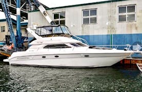 53' Luxury SeaRay for Charters in Lake Union & Lake WA  -  BEST DEAL FOR A YACHT OF ITS SIZE!