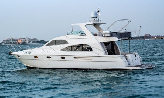 Luxurious 60ft Yacht in Dubai- Best Cruise Experience