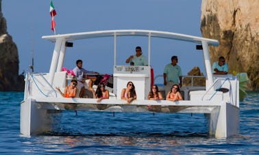 Capitaneado em um catamarã elétrico de 40 pés em Cabo San Lucas, Baja California Sur