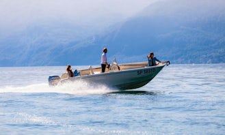 Private Boat Tour aboard the Invictus 190FX Powerboat in Como