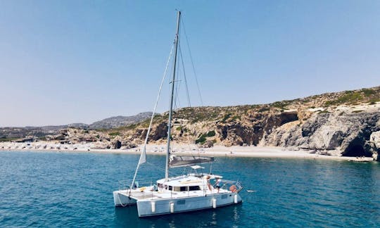 Crucero exclusivo de un día desde Rodas a bordo del catamarán de vela Lagoon 440