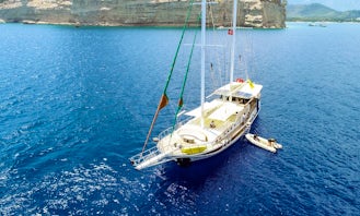 Charter 86' Helin Sultan Deluxe Gulet with A.C in Turkey