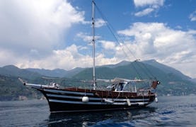 Precious 43' Wooden Sailboat for 14 People with Skipper in Toscolano Maderno