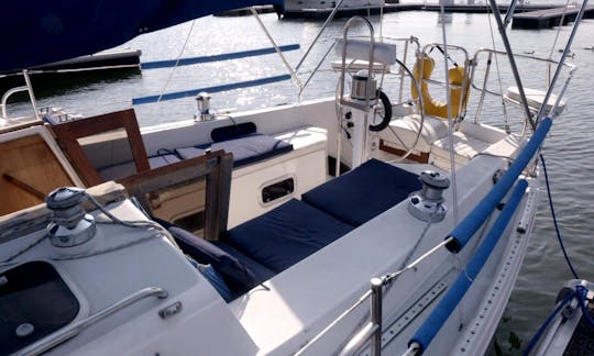 Naviguez à New York à bord du Catalina 34'