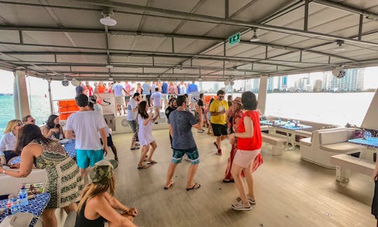 86' Capuz Party Boat for 200 People in Cartagena de Indias