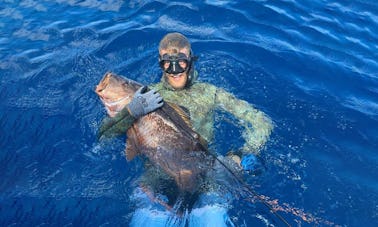 Excursion de pêche sous-marine côtière ou en eau bleue au départ de Quepos, au Costa Rica