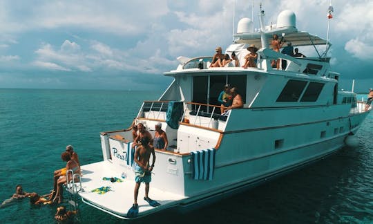 80' Private Motor Yacht For Rent in Playa del Carmen