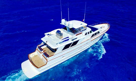 80' Private Motor Yacht For Rent in Playa del Carmen