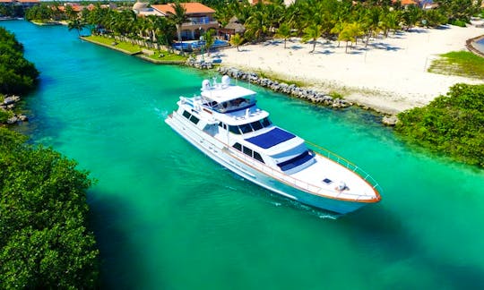 80' Private Motor Yacht For Rent in Playa del Carmen