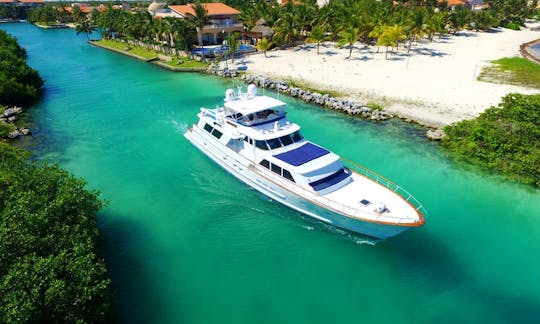 80' Private Motor Yacht For Rent in Playa del Carmen