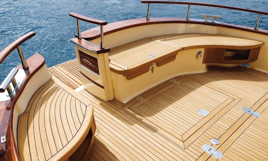 32' Hard Top Gozzo Boat for Rent in Piano di Sorrento, Campania